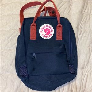 Fjall Raven Kanken Mini Backpack